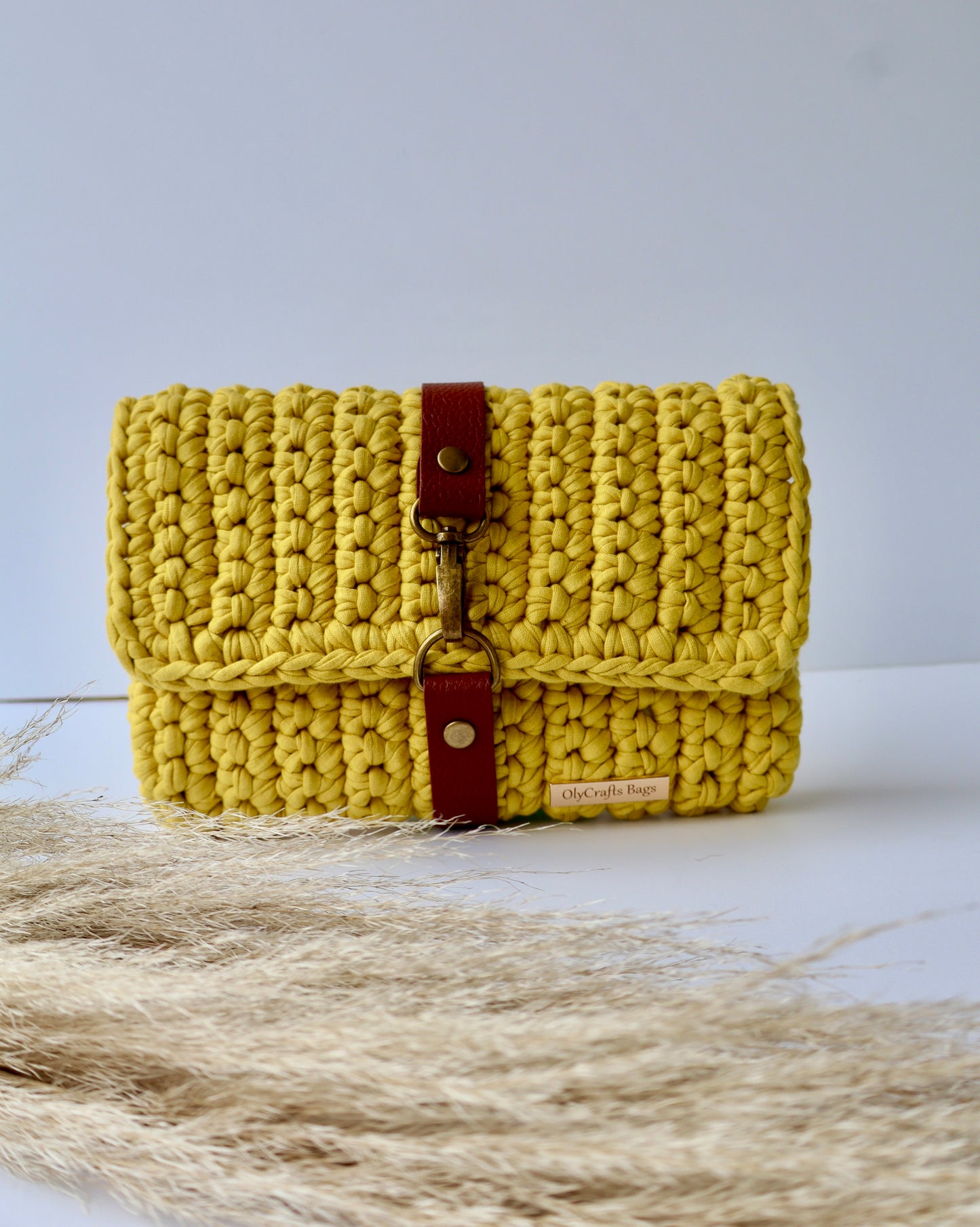 Zola Leather Snaps